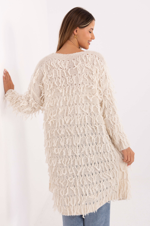 Gaiši smilškrāsas džemperis