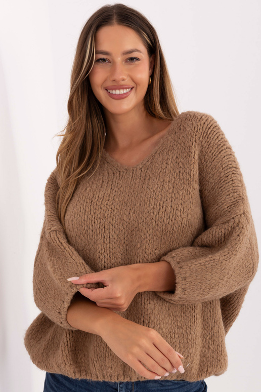 Kamieļu krāsas džemperis