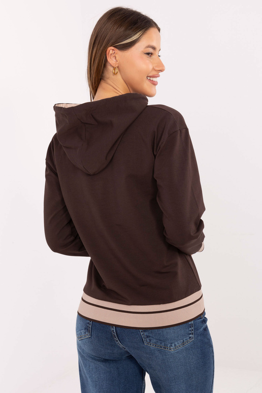 Tumši brūns džemperis