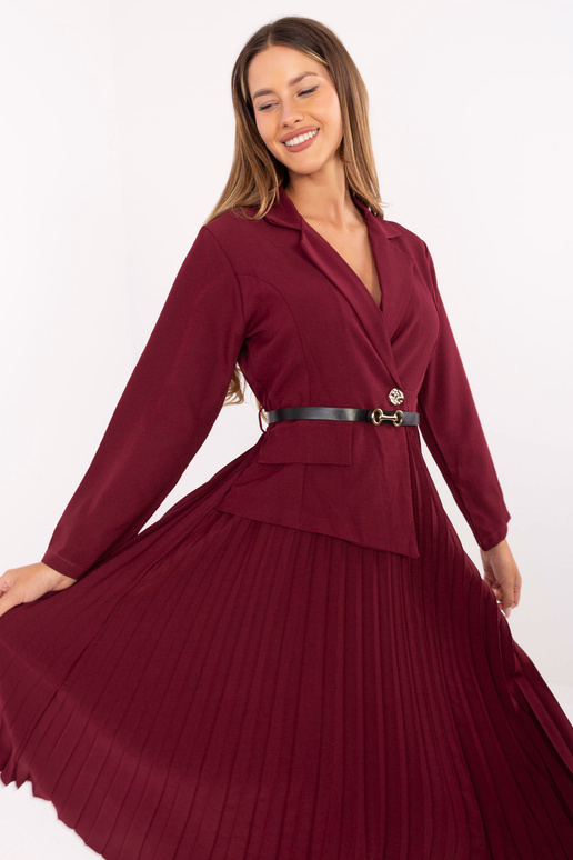 Kleita bordo krāsā