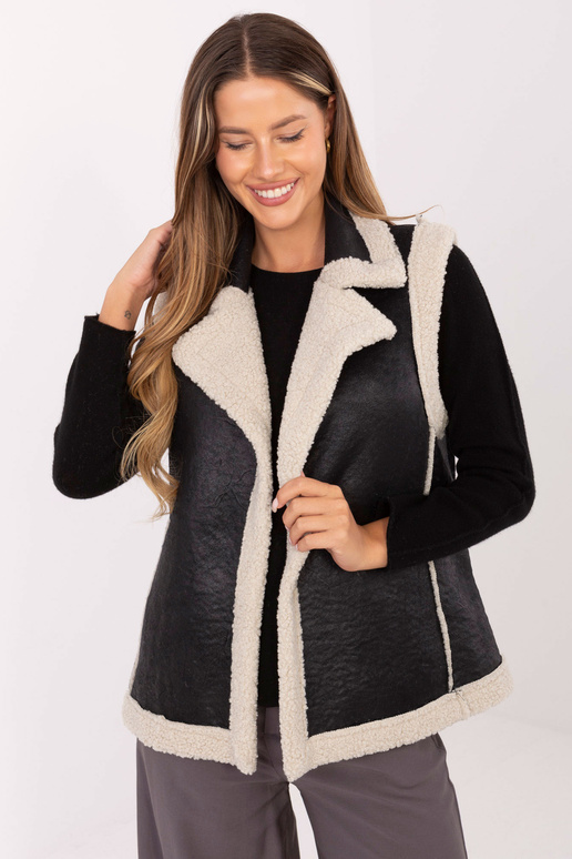 Veste melnā krāsā