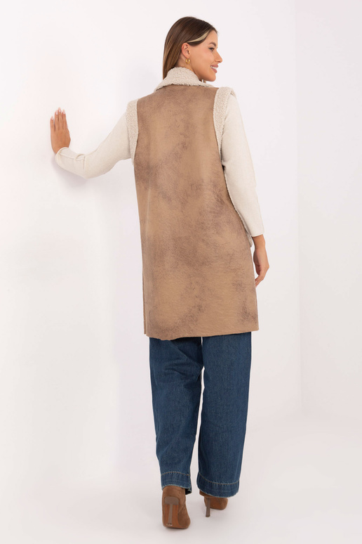 Veste smilšu krāsā