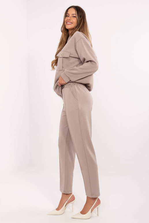 Komplekts tumši smilšu krāsā Komplekts tumši smilšu krāsā