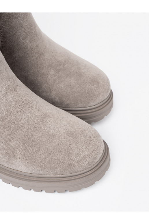  pelēkas krāsas zābaki na masywnej podeszwie