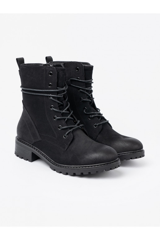  Melnas krāsas zābaki z ozdobnym m