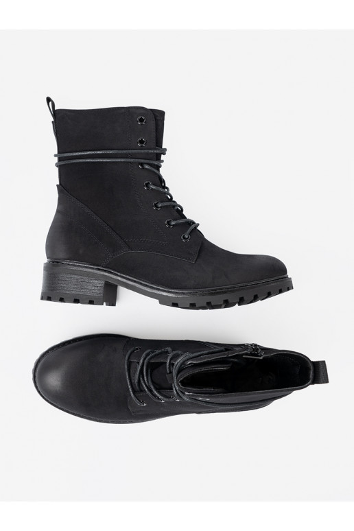  Melnas krāsas zābaki z ozdobnym m