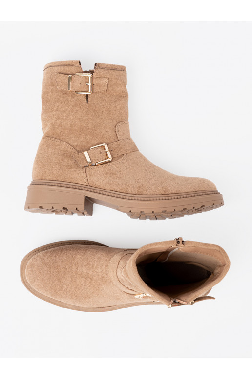 Brūnas krāsas zābaki z ozdobnymi mi klamrami