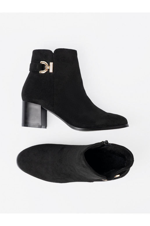  Melnas krāsas zābaki z eleganckim zdobieniem