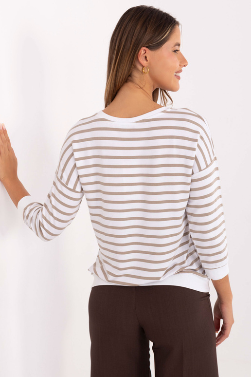 Balta un smilškrāsas topi