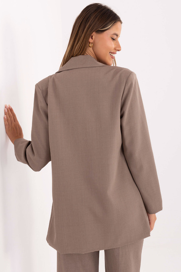 Jaka tumši smilšu krāsā