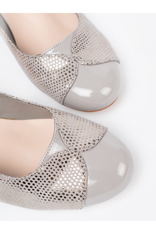 Pelēkas krāsas puszābaki ze m zdobieniem