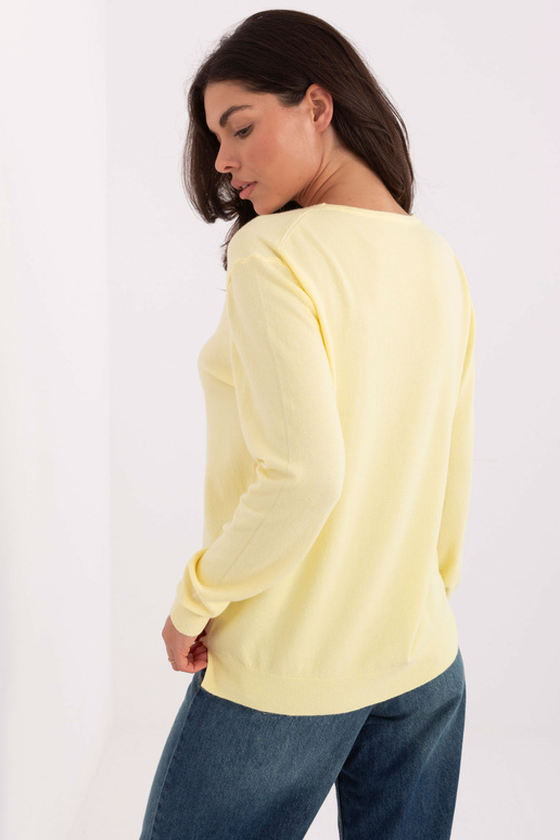 Gaiši dzeltens džemperis