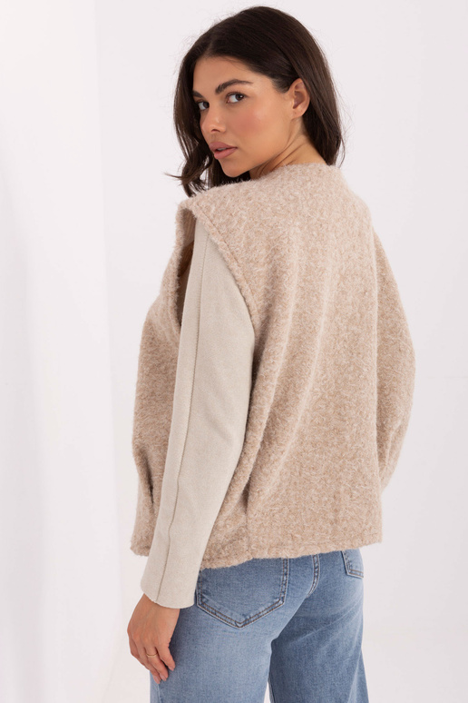 Gaišs smilšu krāsas veste