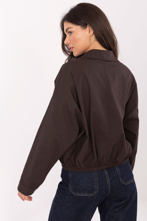 Tumši brūni krekli