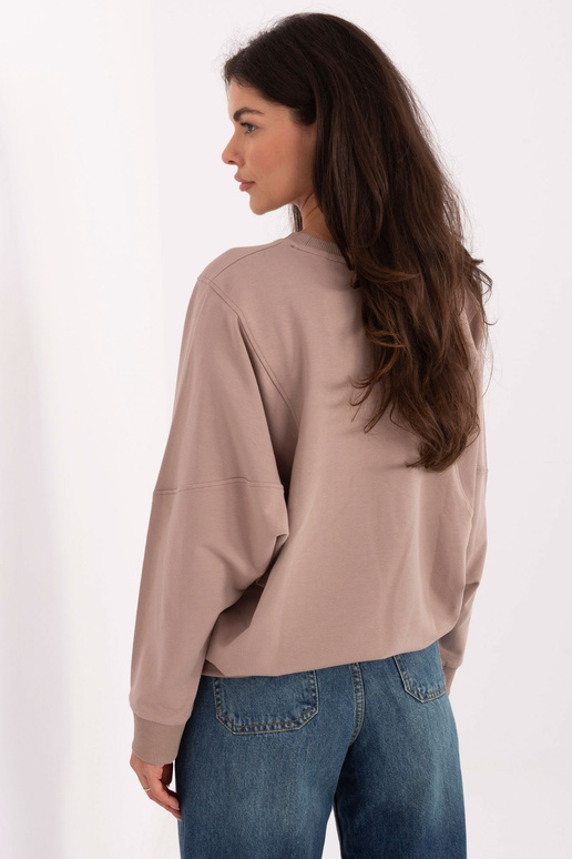 Tumši smilšu krāsas džemperis