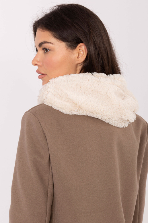 Gaiši smilšu krāsas šalle Gaiši smilšu krāsas šalle