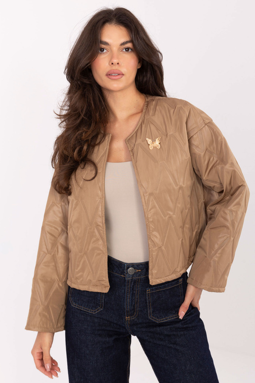 Jaka - kamieļkrāsā