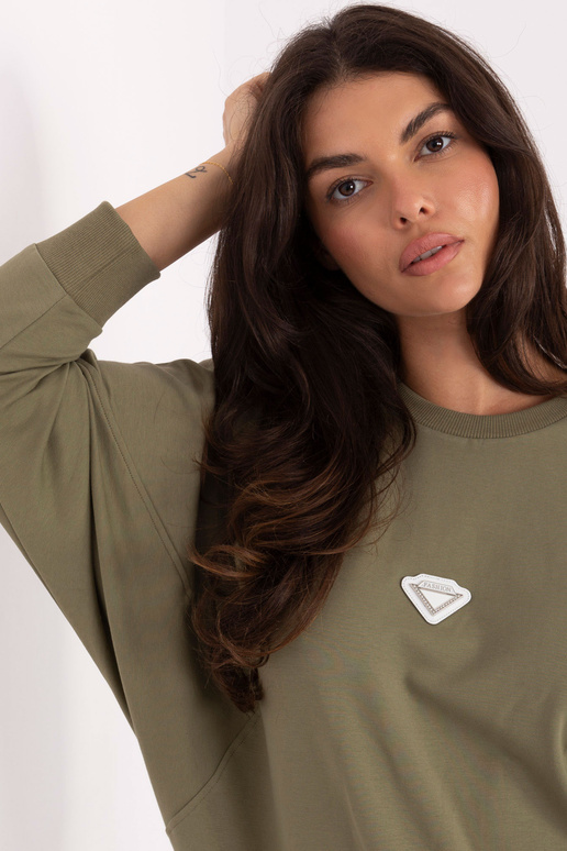 Haki krāsas džemperis