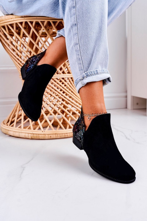 Sieviešu puszābaki no dabīgas ādas  Melns ar puķītēm 04091-57