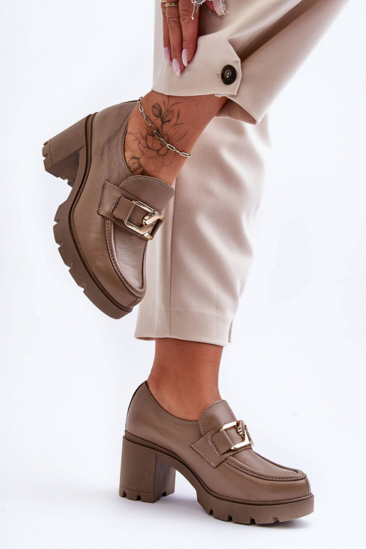 Eleganta stila apavi ar papēdi ar ornamentiem smilšu krāsas Lemar Harmell Eleganta stila apavi ar papēdi ar ornamentiem smilšu krāsas Lemar Harmell