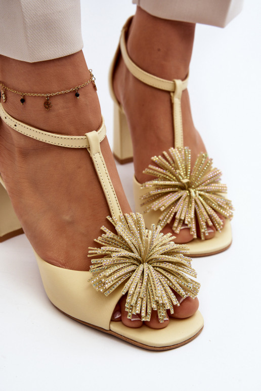 sandales   ar papēdi ar ornamentiem Laura Messi 2758 smilšu krāsas