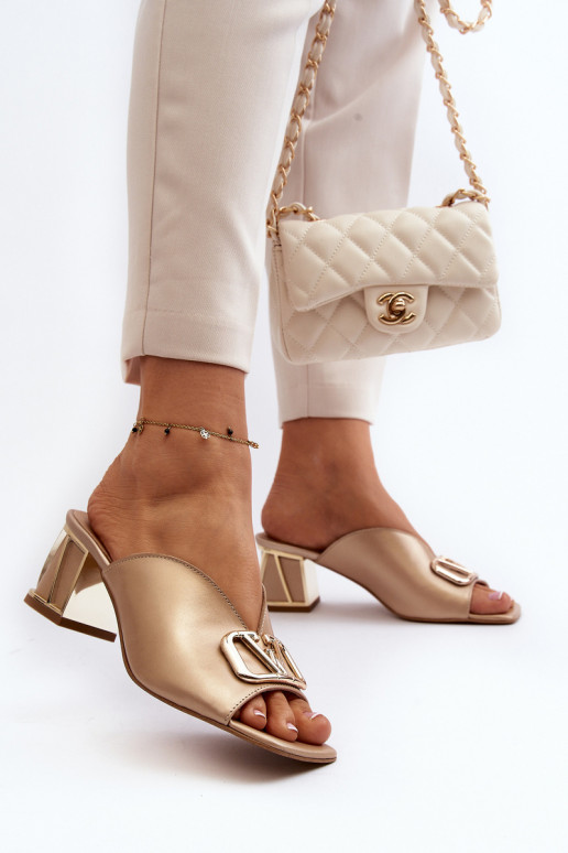 Eleganta stila sieviešu čības ar papēdi Laura Messi 2771 Zelta krāsas