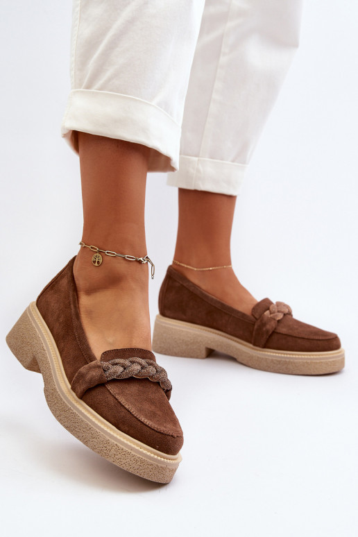 Zazoo 3429/W Eleganti zamšādas lauferi ar ornamentiem brūnas krāsas Zazoo 3429/W Eleganti zamšādas lauferi ar ornamentiem brūnas krāsas