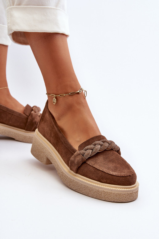 Zazoo 3429/W Eleganti zamšādas lauferi ar ornamentiem brūnas krāsas Zazoo 3429/W Eleganti zamšādas lauferi ar ornamentiem brūnas krāsas