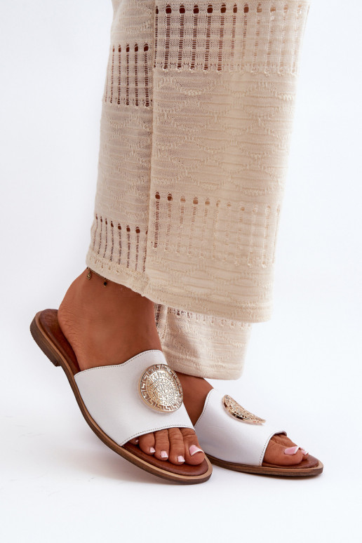 Zazoo 2938 Čibas no dabīgas ādas ar platiem papēžiem ar ornamentiem baltas krāsas