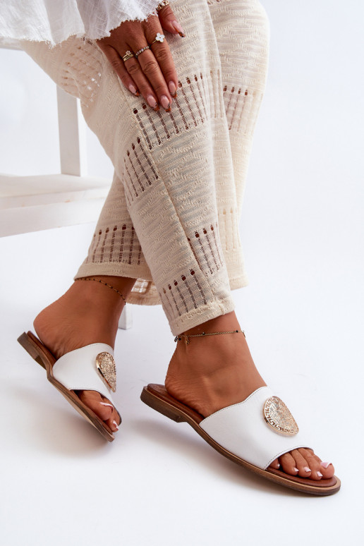 Zazoo 2938 Čibas no dabīgas ādas ar platiem papēžiem ar ornamentiem baltas krāsas