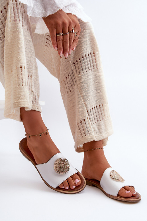 Zazoo 2938 Čibas no dabīgas ādas ar platiem papēžiem ar ornamentiem baltas krāsas