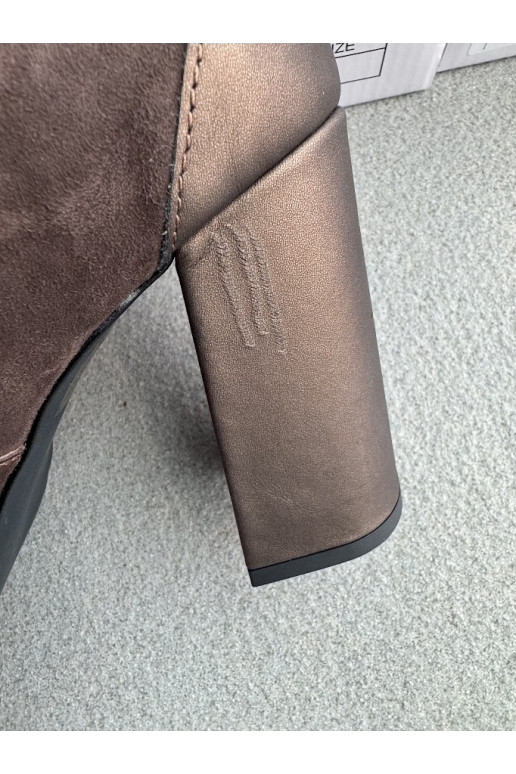 Kurpes ar papēdi Laura Messi 2702 brūnas krāsas Kurpes ar papēdi Laura Messi 2702 brūnas krāsas