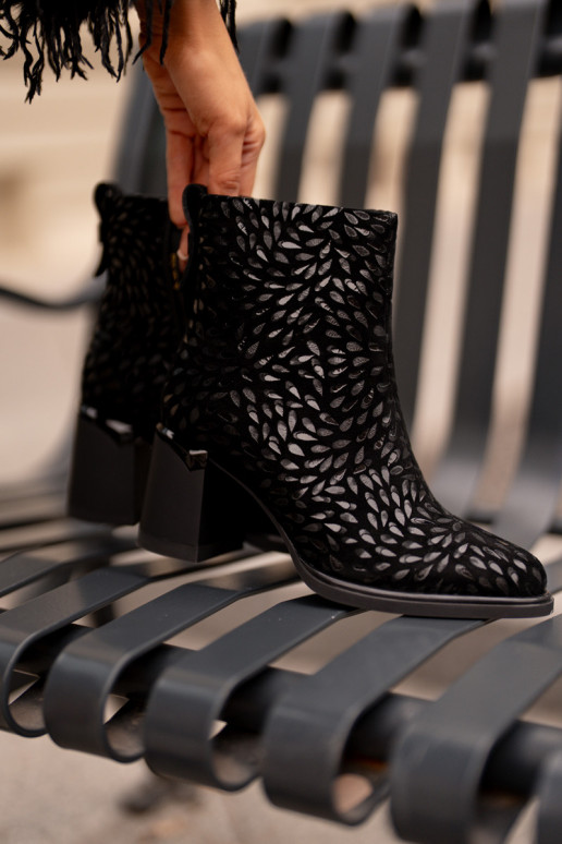 Sieviešu puszābaki  Tłoczeniem D&A CR42-192 Melns