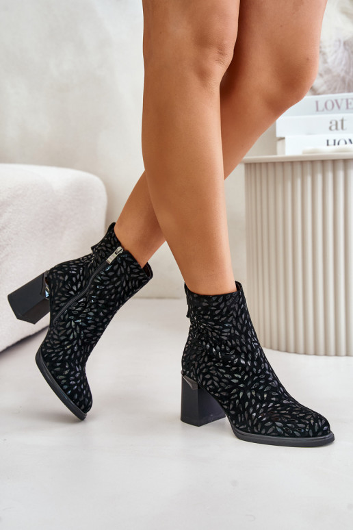 Sieviešu puszābaki  Tłoczeniem D&A CR42-192 Melns