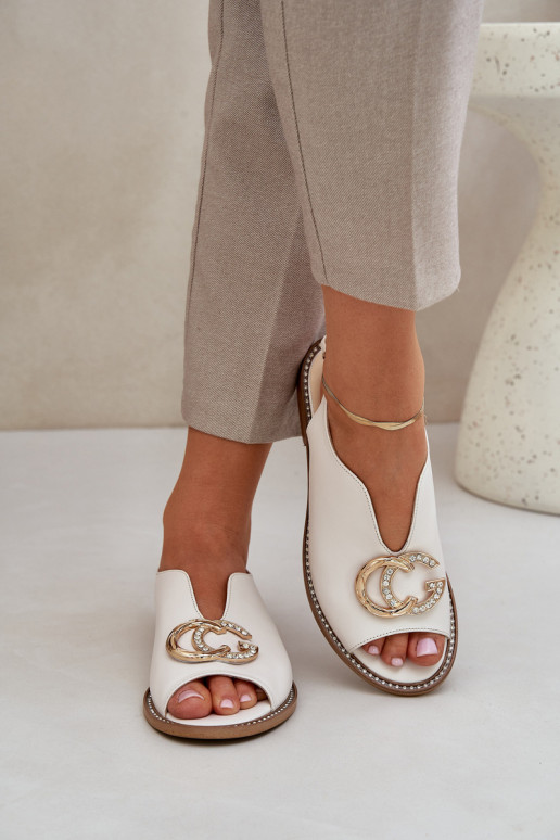 Sieviešu basenes  ar platiem papēžiem ar ornamentiem Laura Messi 2865 Ziloņkaula krāsas Sieviešu basenes  ar platiem papēžiem ar ornamentiem Laura Messi 2865 Ziloņkaula krāsas