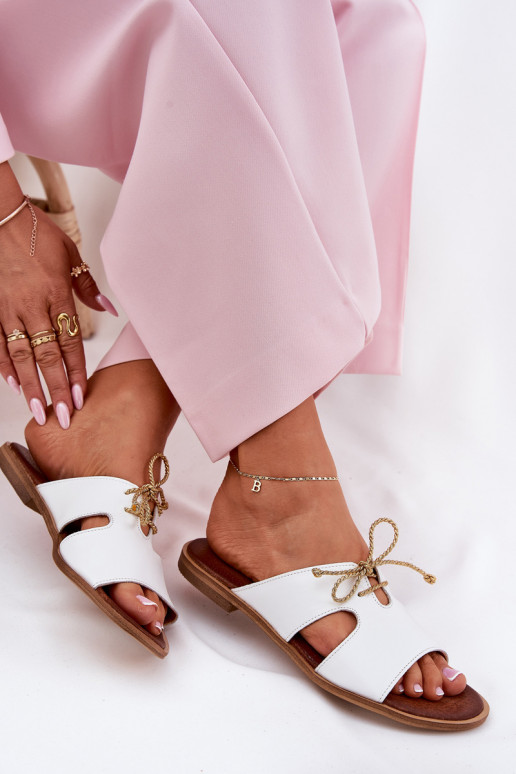 Čibas no dabīgas ādas  ar platiem papēžiem Zazoo 3022 baltas krāsas Čibas no dabīgas ādas  ar platiem papēžiem Zazoo 3022 baltas krāsas