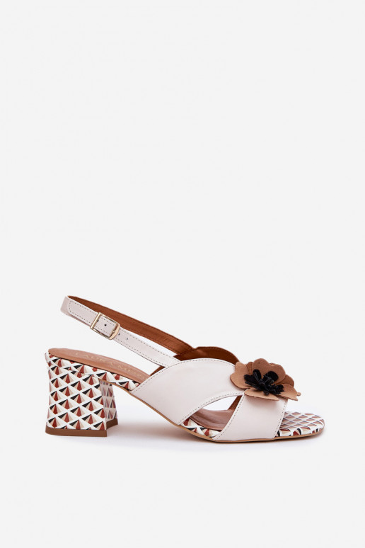 Sieviešu basenes ar puķītēm Laura Messi 2950 baltas krāsas   Sieviešu basenes ar puķītēm Laura Messi 2950 baltas krāsas