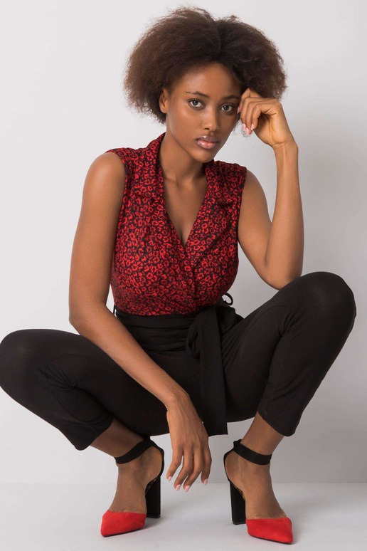 Kombinezons - melns ar sarkans