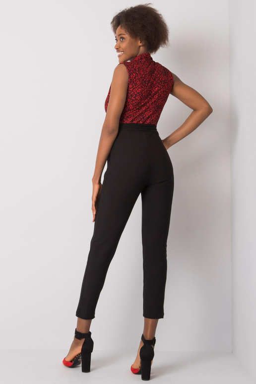 Kombinezons - melns ar sarkans