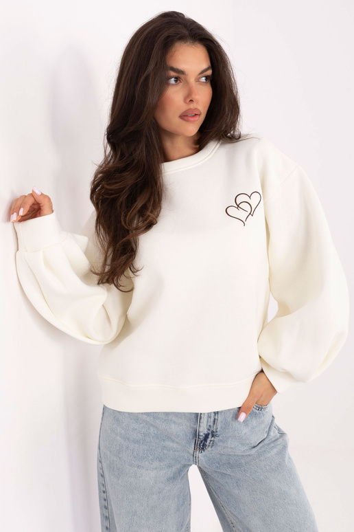 Krēmkrāsas džemperis