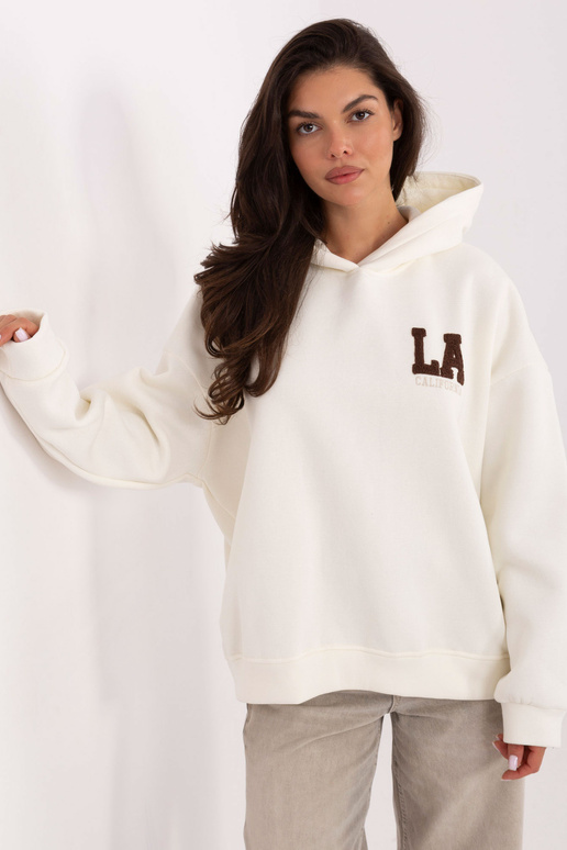 Ziloņa kaula krāsas džemperis