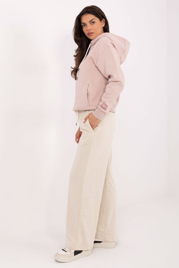 Gaiši smilškrāsas sporta...