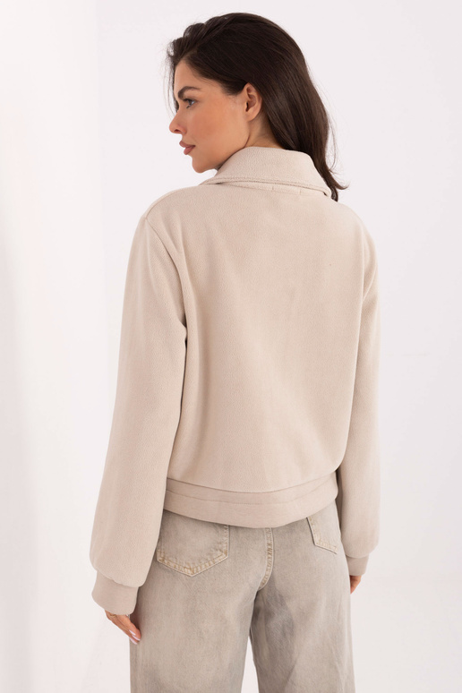 Gaiši smilšains džemperis