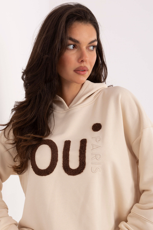 Gaiši smilšains džemperis