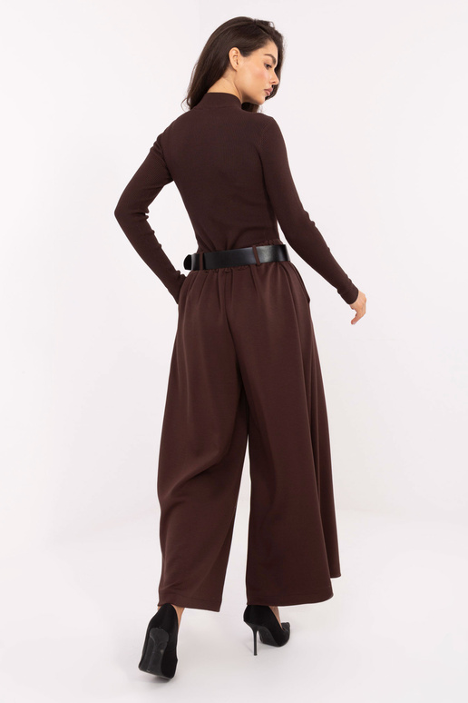 Tumši brūnas bikses