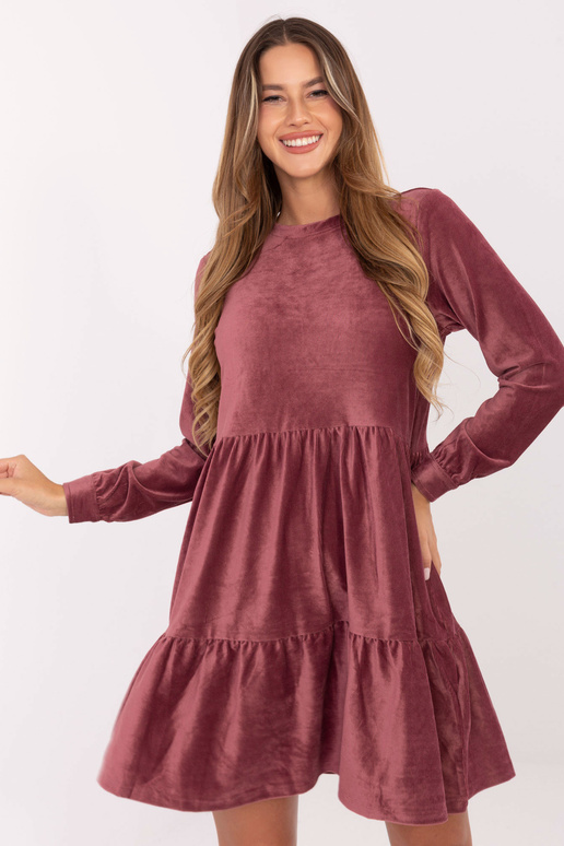 Kleita tumši rozā krāsā