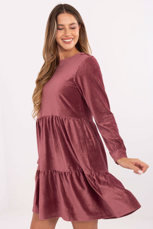 Kleita tumši rozā krāsā