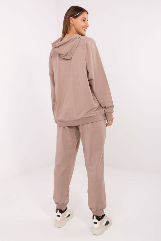 Komplekts tumši smilškrāsas