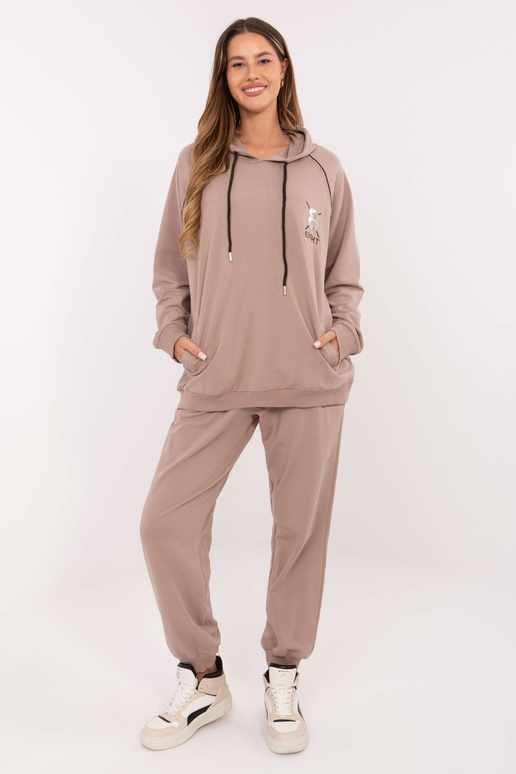 Komplekts tumši smilškrāsas