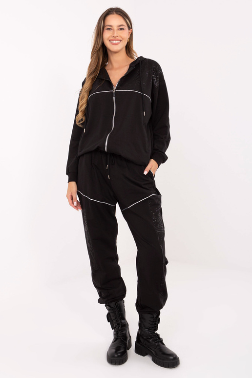 Komplekts melns